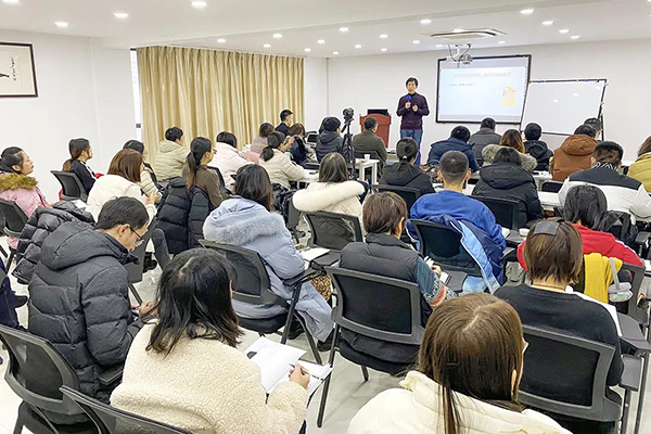 营养家宴丨欣希安药业开展营养配餐知识讲座